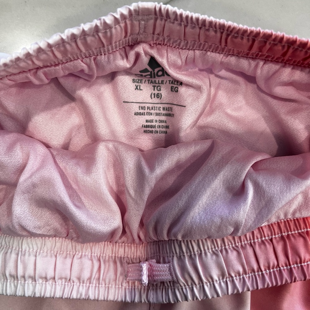 Girls Adidas pastel shorts sz XL NWT. - Picture 2 of 4